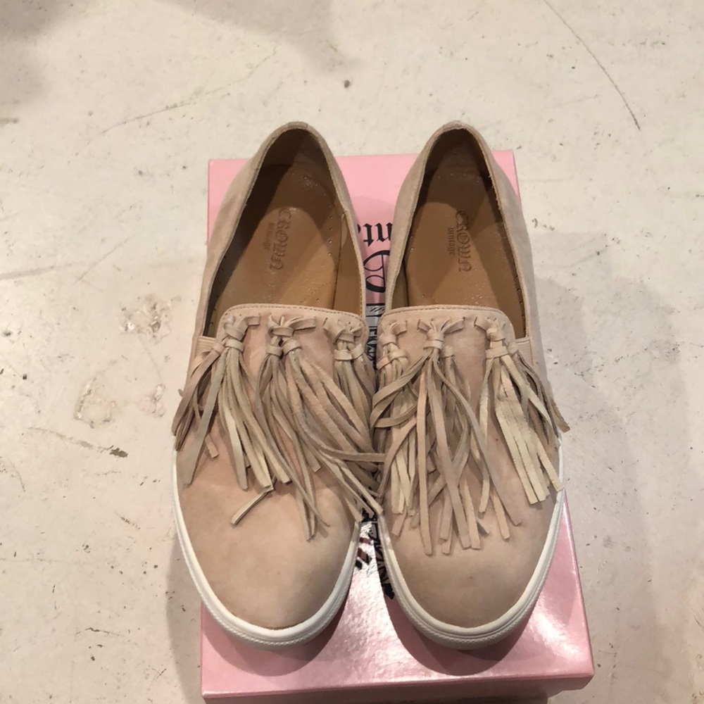 Crown Vintage “Fern” Suede Tassel Sneakers Blush